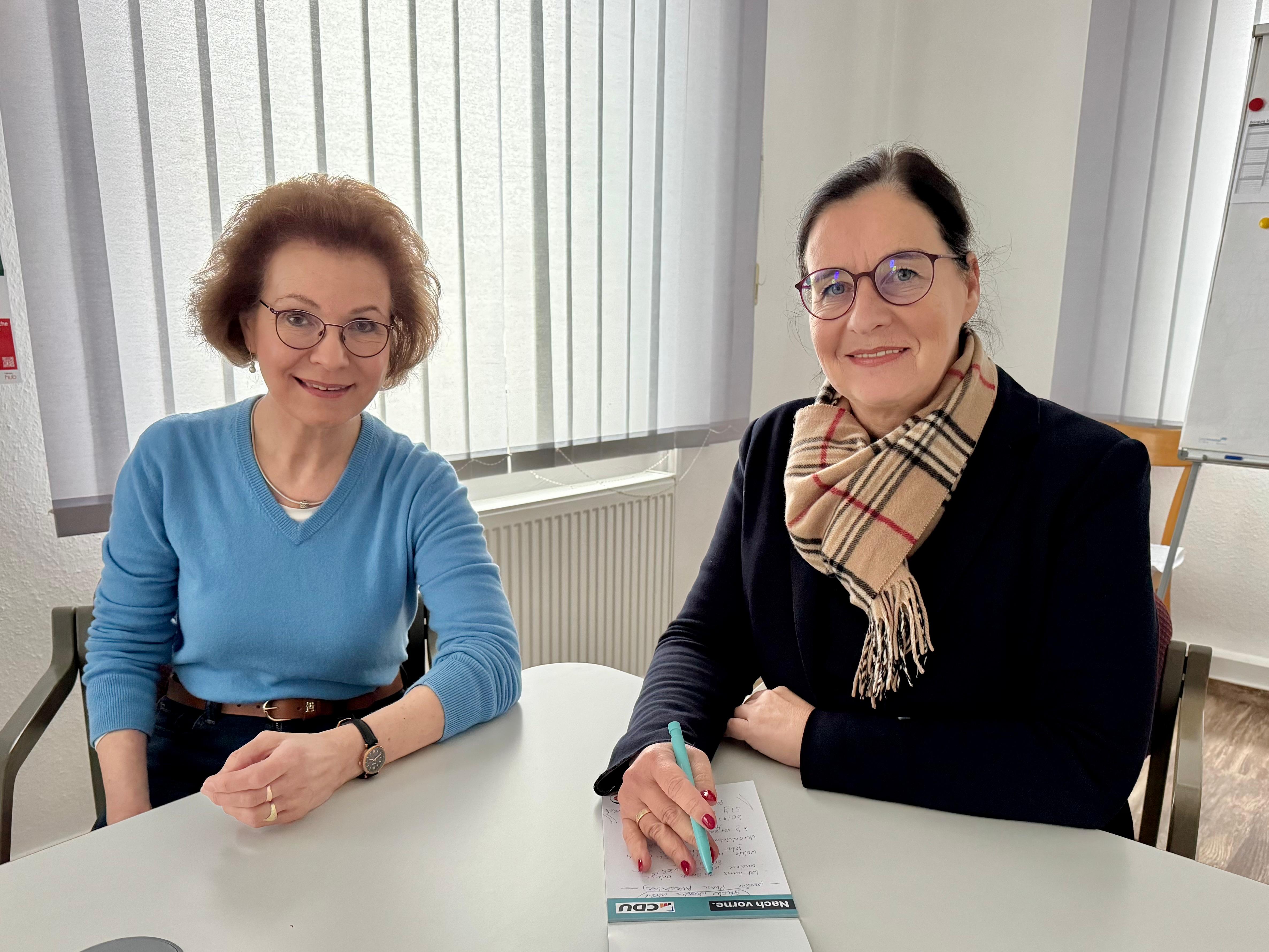 Charlotte Schwarz mit Veronika Bode MdL (Foto: Privat).